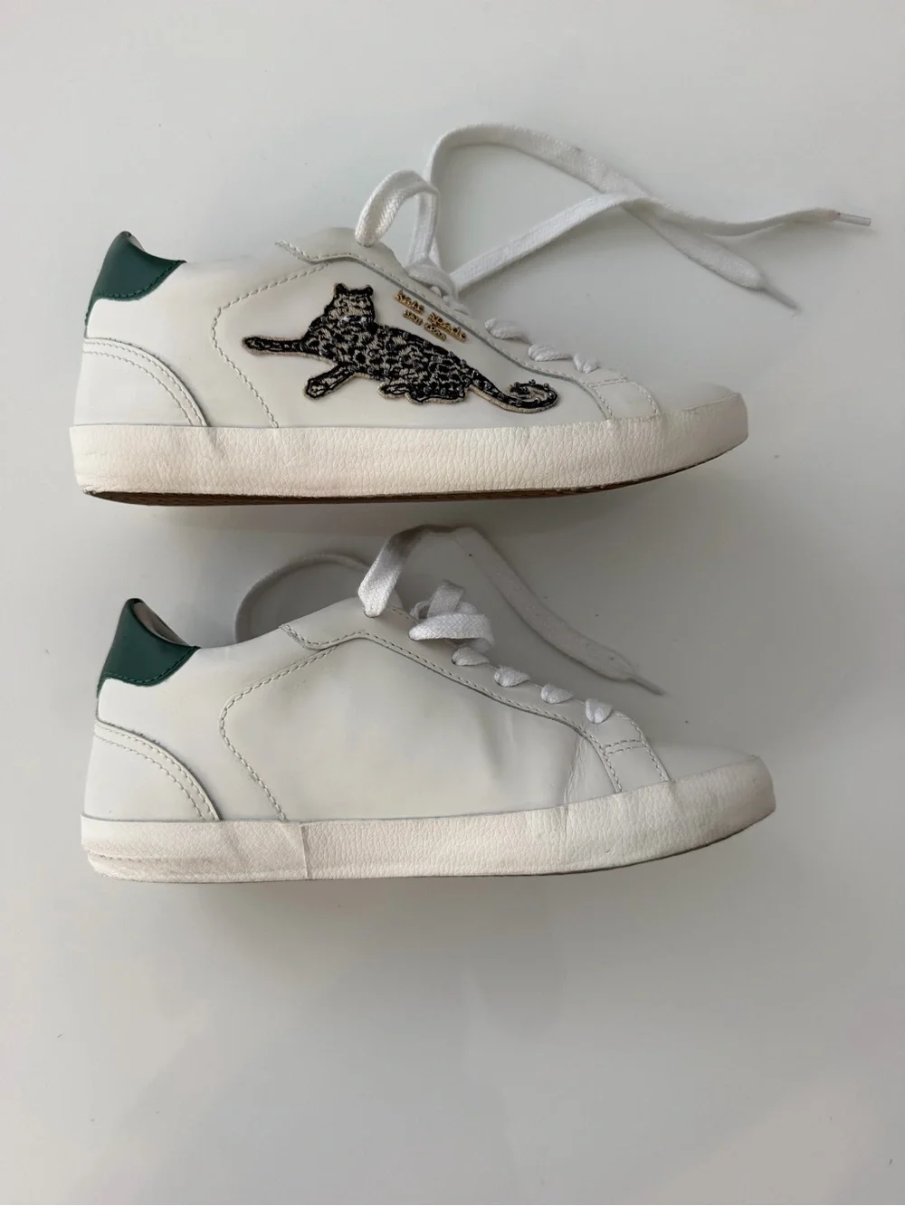 Kate Spade Ace Leopard Leather Sneakers White Green Beaded Cat Shoes Sz 7 EUC